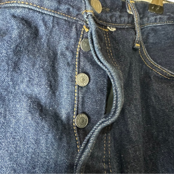 LEVI’S Men’s 501 36 x 30 Original Straight Leg Button Fly Dark Blue Wash Jeans - Picture 5 of 8